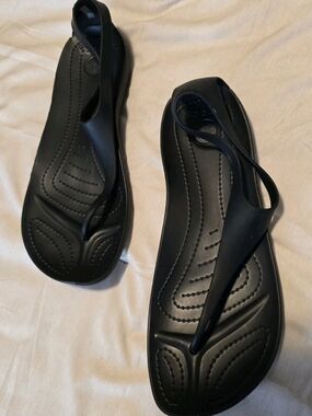 CROCS Serena Sexi T-Strap Slip-On Sandal D/C Style - Black- US W 8 - Great Cond